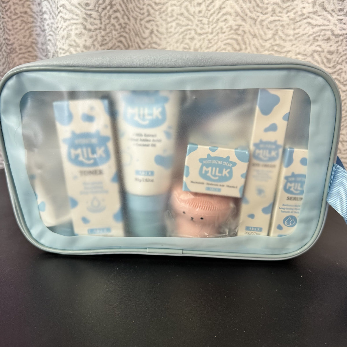Milk Hydrating & Moisturizing Skincare Gift Set with Travel Bag