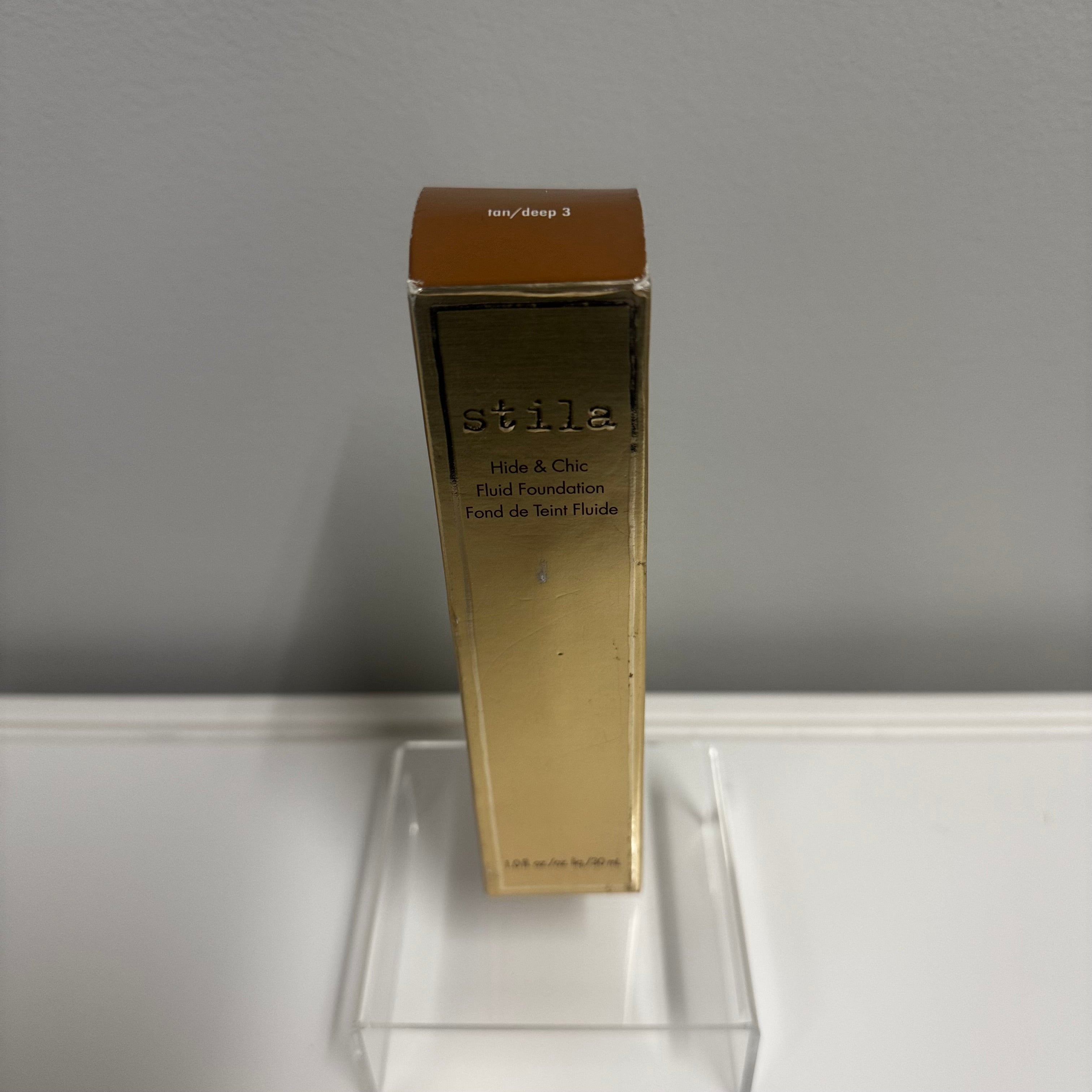 Stila Hide & Chic Fluid Foundation in Tan/Deep 3 (1 fl oz / 30 mL).