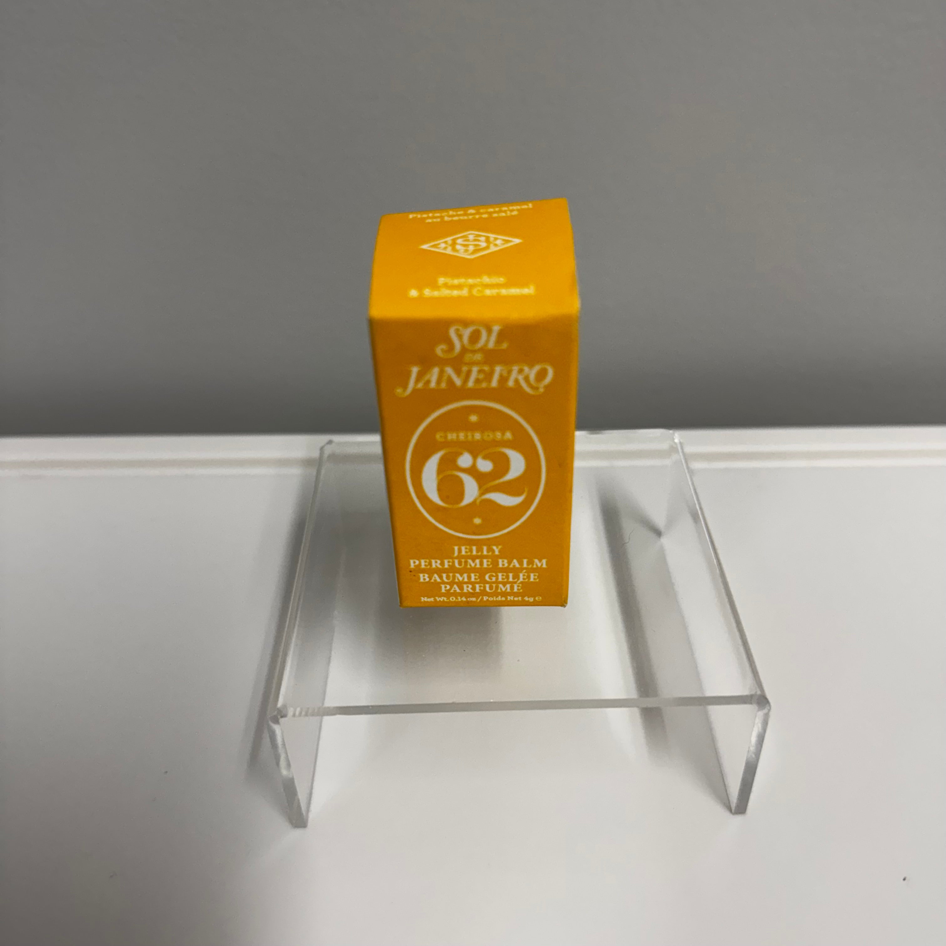 Sol de Janeiro Cheirosa 62 Jelly Perfume Balm (0.63 oz / 18 g) in the Pistachio & Salted Caramel scent.