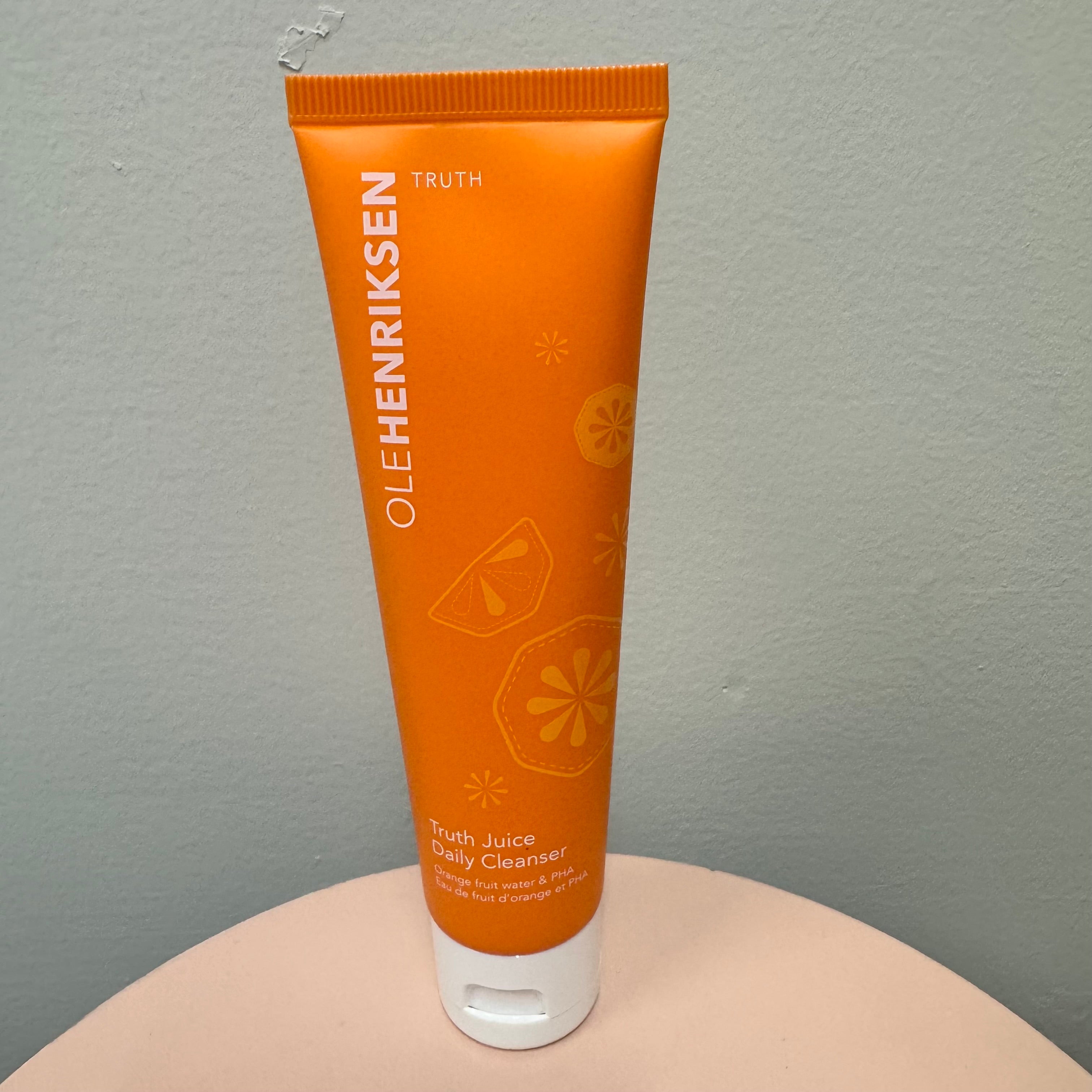 OLEHENRIKSEN Truth Juice Daily Cleanser – Orange Fruit Water & PHA