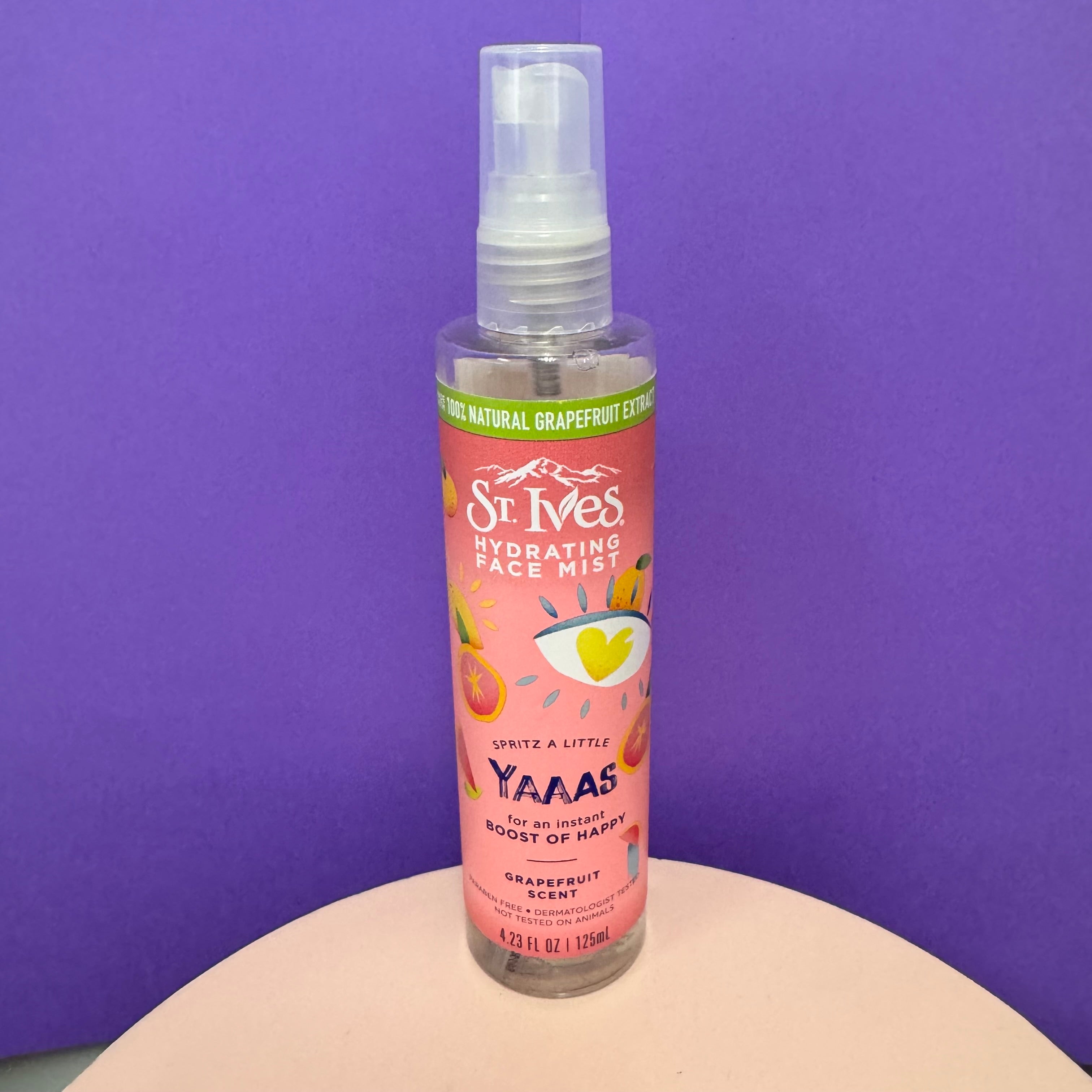 St. Ives Hydrating Face Mist – Grapefruit YAAAS Boost of Happy