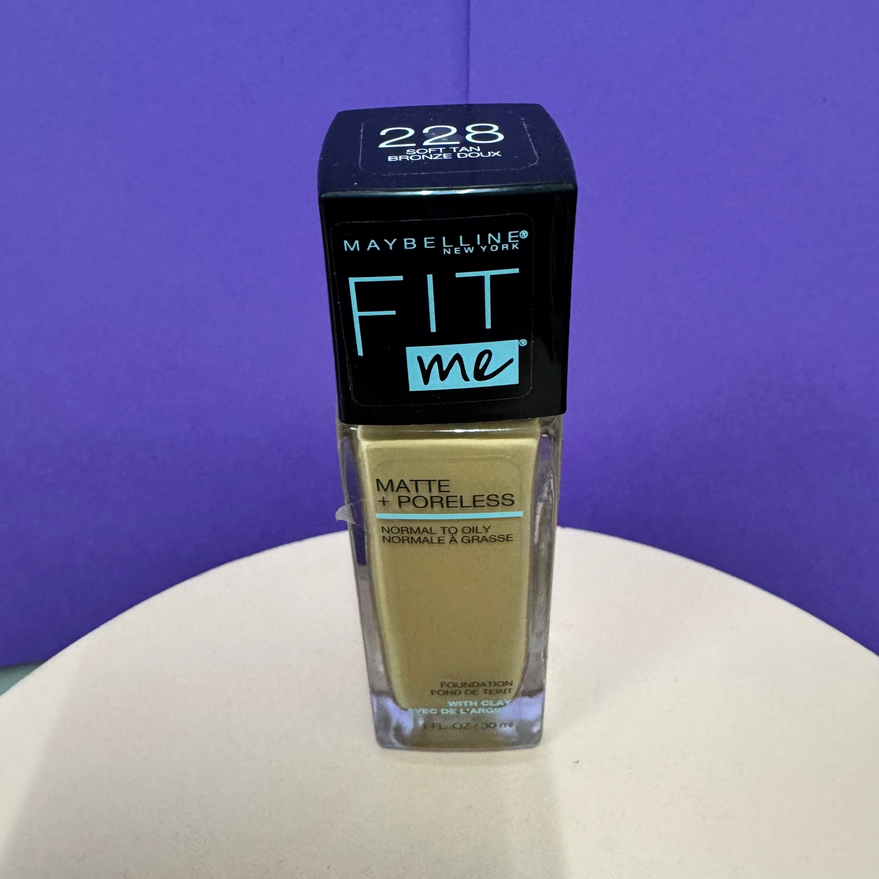 Maybelline Fit Me Matte + Poreless Foundation – Soft Tan (228)