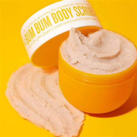 The clean product-only jar image is the best choice for your main listing photo.